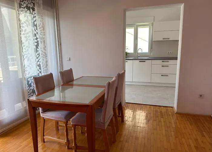 Apartman Three Roses *