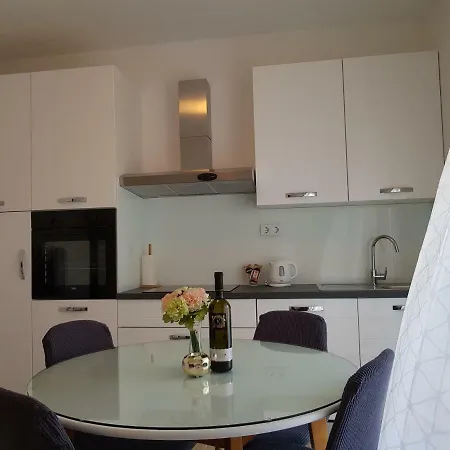 Apartment Three Roses