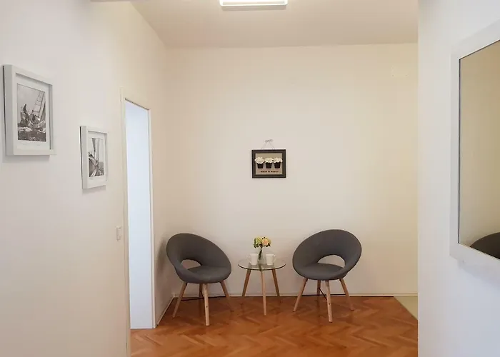 Three Roses ספליט
